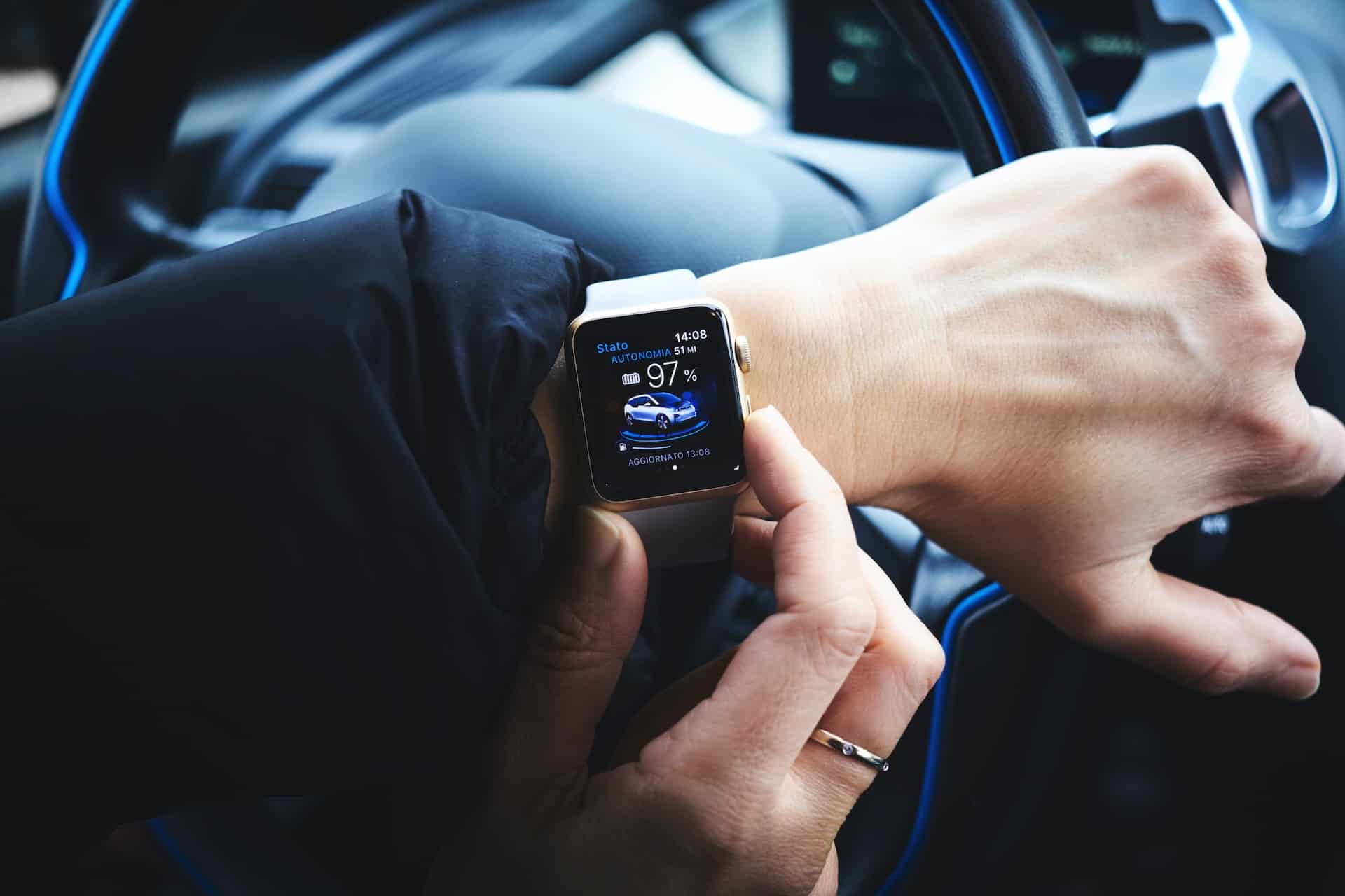 Smart Watch Connected to Car